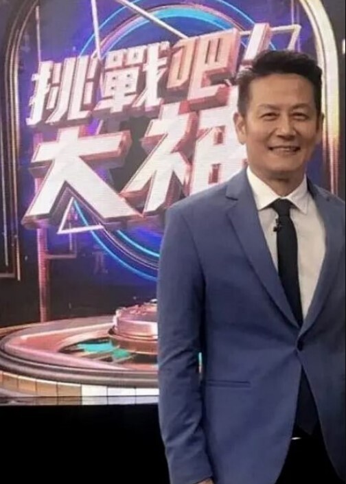 在校大学生大波波人美身材好屁股大道具自慰 - 最新91海报